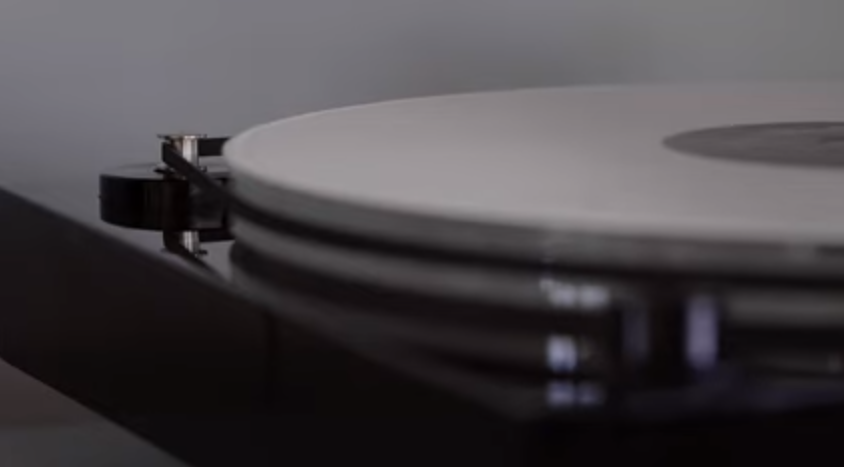 Belt vs. Direct Drive Turntable