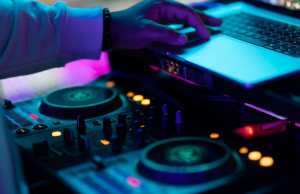 These 10 DJ Softwares Will Turn Any Beginner into a Pro